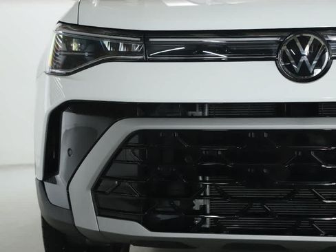 Certified 2025 Volkswagen Taos SEL w/ Black Wheel Plus Package AWD/4WD image 6