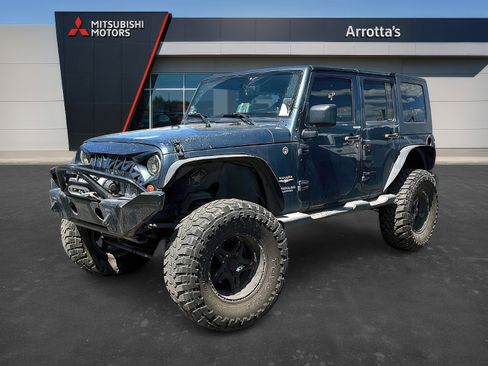 Used 2008 Jeep Wrangler Unlimited Sahara w/ Dual Top Group AWD/4WD image 1