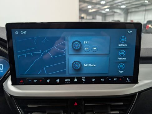 Used 2025 Ford Escape Platinum image 23