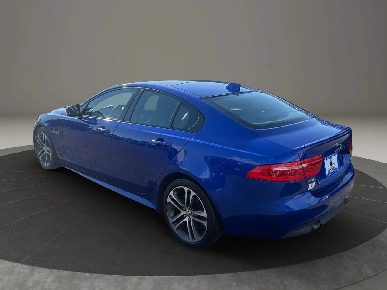 Used 2019 Jaguar XE R-Sport RWD image 3