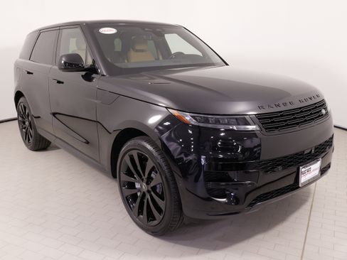 Used 2025 Land Rover Range Rover Sport SE image 6