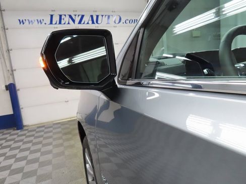 Used 2025 Chevrolet Suburban Premier image 69