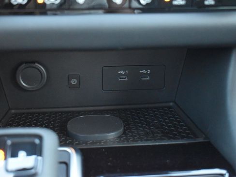 New 2026 Nissan Pathfinder SL image 38