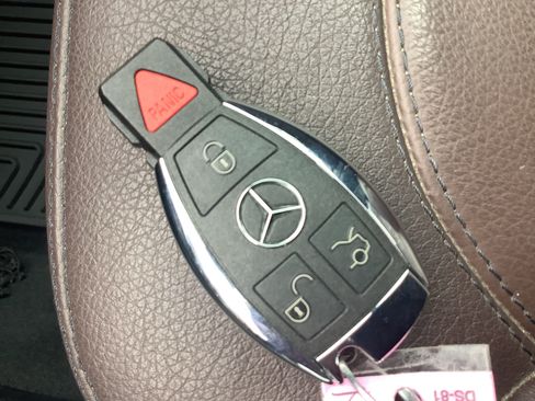 Used 2015 Mercedes-Benz GL 450 4MATIC image 17