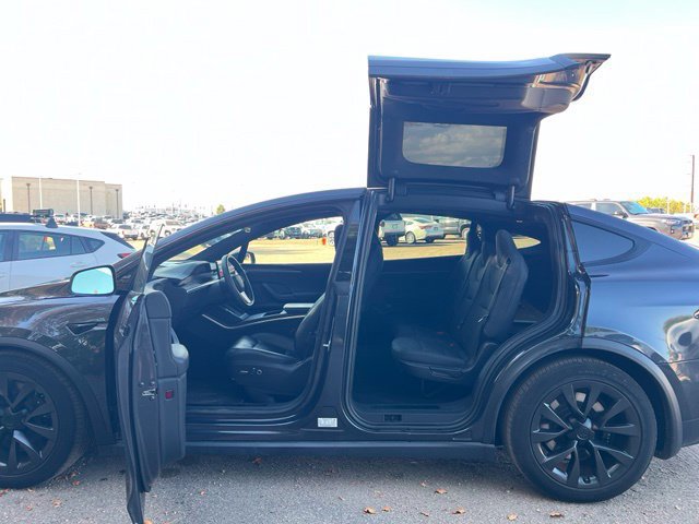 Used 2025 Tesla Model X AWD/4WD image 32