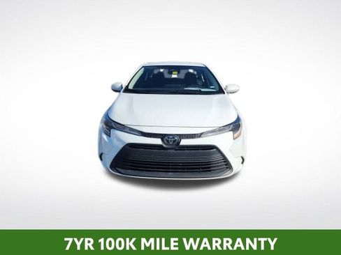 Used 2024 Toyota Corolla LE image 2