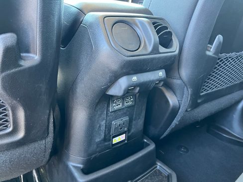 Used 2024 Jeep Wrangler Unlimited Rubicon 4xe w/ Technology Group AWD/4WD image 17