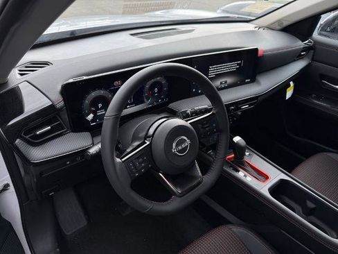 New 2026 Nissan Kicks SR w/ Cold Weather Package image 17