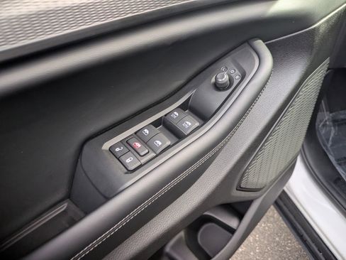 Used 2025 Jeep Grand Cherokee Altitude image 18