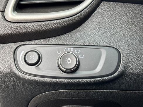 Used 2020 Chevrolet Trax LS image 15