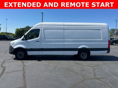 Used 2025 Mercedes-Benz Sprinter 3500 image 4