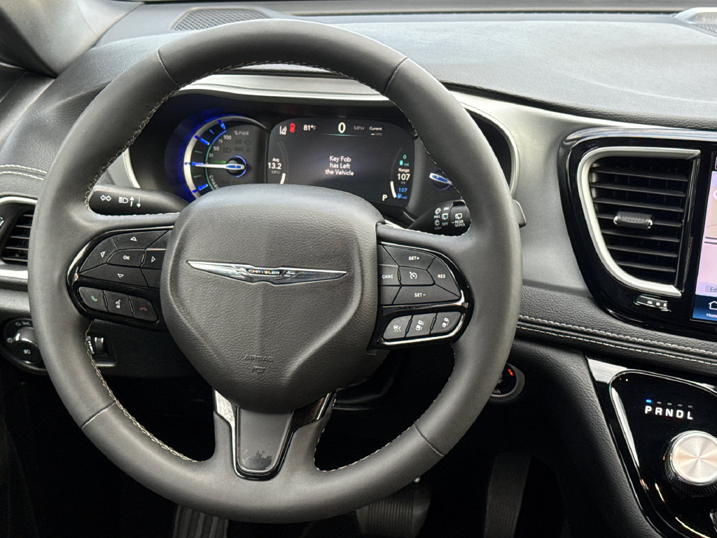 Used 2024 Chrysler Pacifica Limited FWD image 15