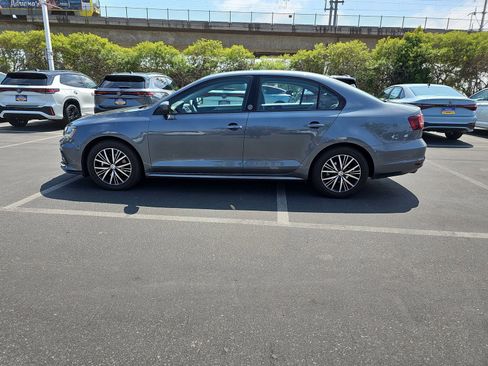 Used 2018 Volkswagen Jetta Wolfsburg Edition FWD image 8