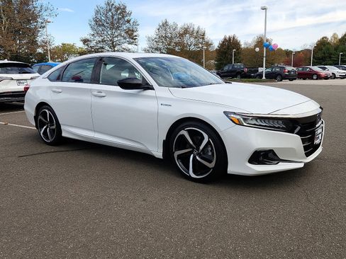 Used 2022 Honda Accord Sport image 4
