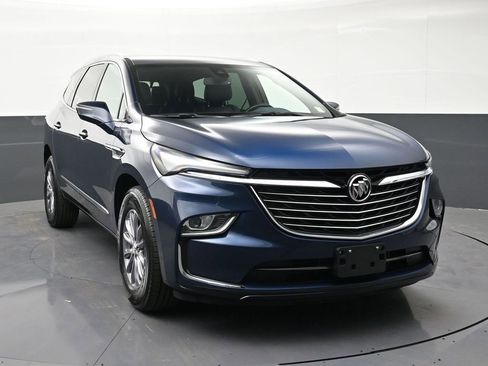 Used 2024 Buick Enclave Essence AWD/4WD image 7