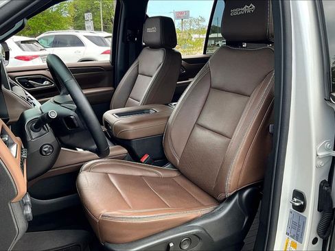 Used 2023 Chevrolet Tahoe High Country AWD/4WD image 18