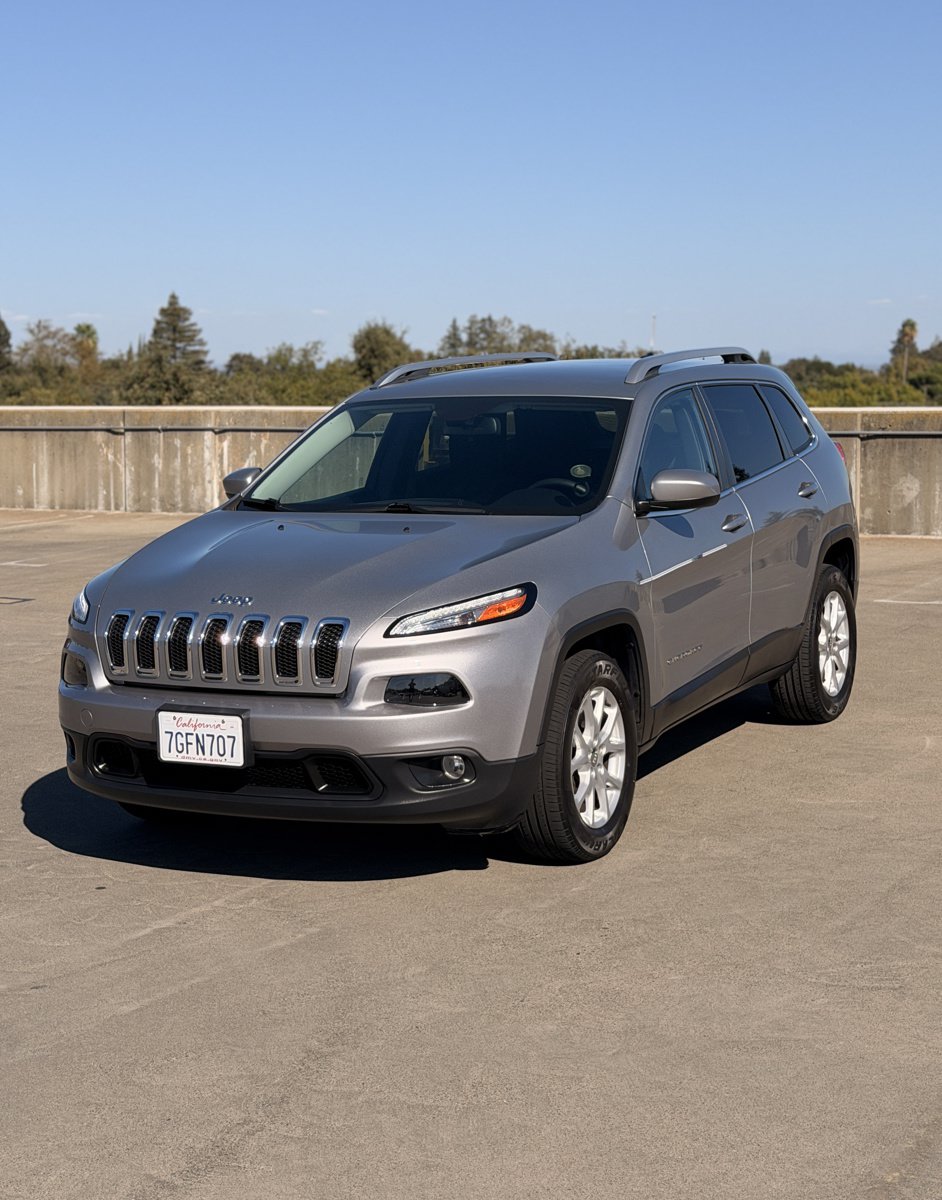 Used 2015 Jeep Cherokee Latitude AWD/4WD image 1