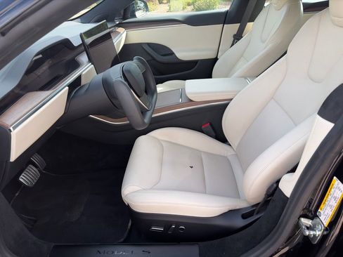 Used 2022 Tesla Model S image 8