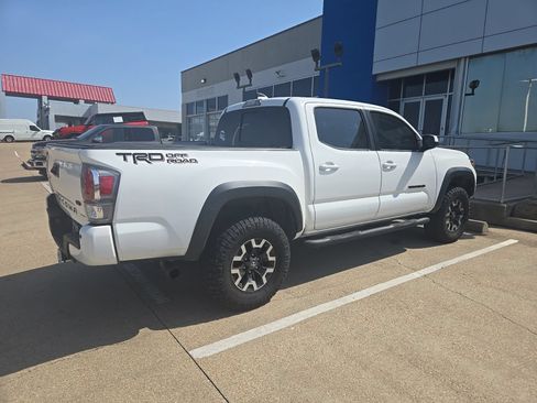 Used 2022 Toyota Tacoma TRD Off-Road w/ Technology Package RWD image 6