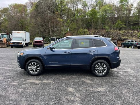 Used 2020 Jeep Cherokee Latitude Plus w/ Cold Weather Group AWD/4WD image 4