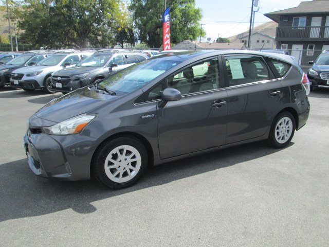 Used 2017 Toyota Prius V Four FWD image 3