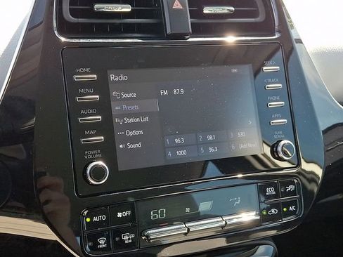 Used 2020 Toyota Prius LE AWD/4WD image 17
