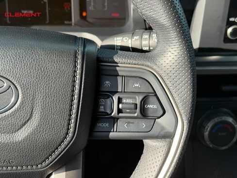 Used 2025 Toyota 4Runner SR5 AWD/4WD image 24