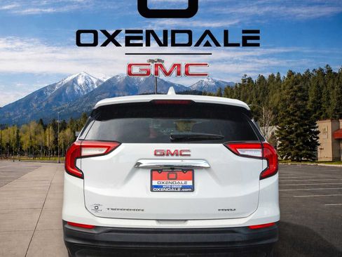 Used 2024 GMC Terrain SLE AWD/4WD image 9