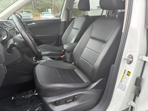 Used 2019 Volkswagen Tiguan SE image 9