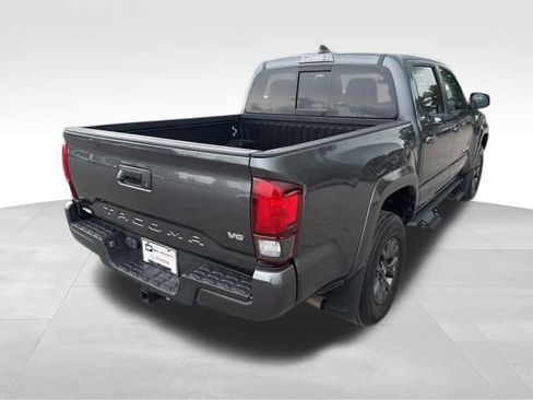 Used 2022 Toyota Tacoma SR5 w/ Technology Package RWD image 5