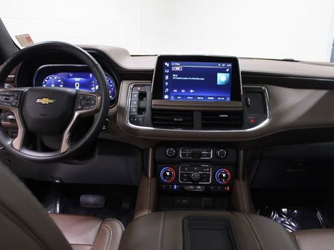 Used 2023 Chevrolet Suburban High Country image 31