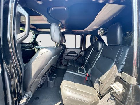 Used 2021 Jeep Wrangler Unlimited Rubicon w/ Dual Top Group AWD/4WD image 25