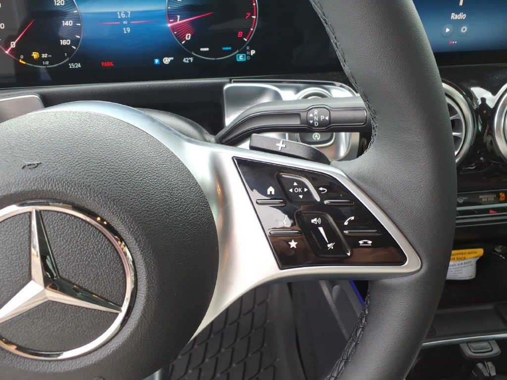 Certified 2026 Mercedes-Benz GLB 250 4MATIC image 21