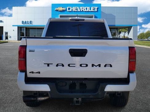 Used 2024 Toyota Tacoma TRD Sport AWD/4WD image 4