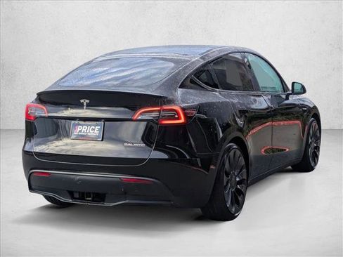 Used 2023 Tesla Model Y Performance image 5