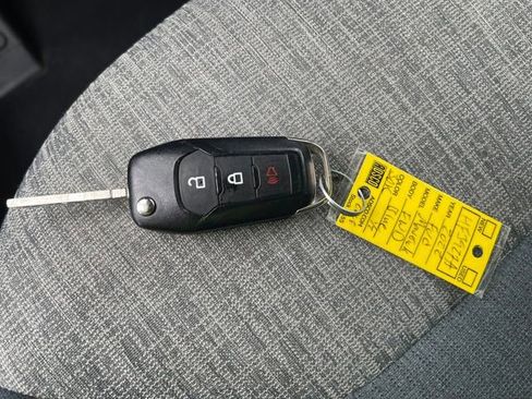 Used 2022 Ford Maverick XLT image 23