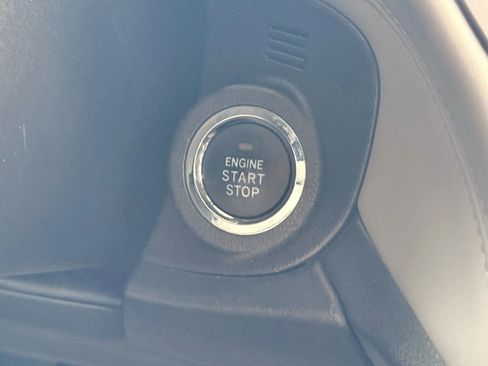 Used 2023 Subaru Outback Limited image 31