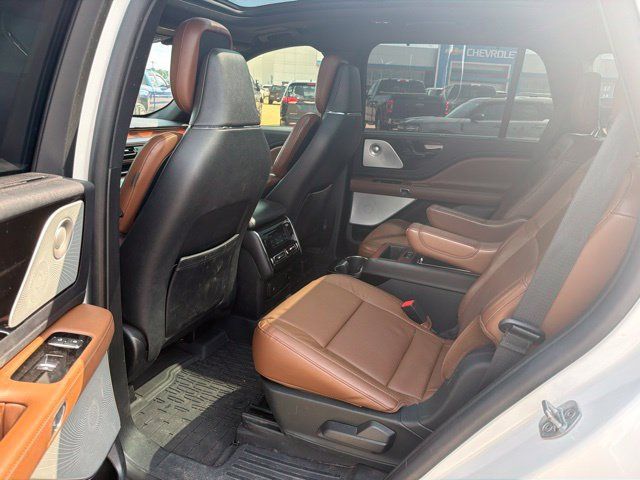 Used 2020 Lincoln Aviator Reserve w/ Equipment Group 202A AWD/4WD image 7