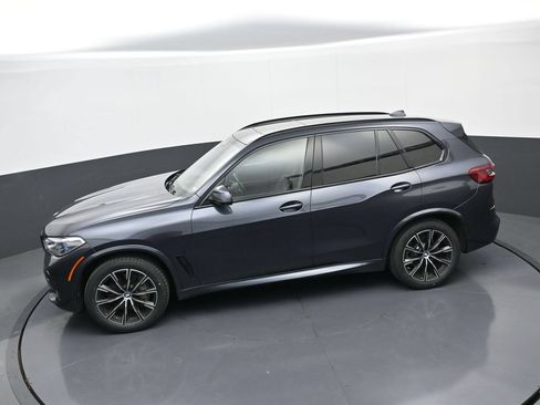 Used 2019 BMW X5 xDrive50i w/ M Sport Package AWD/4WD image 32