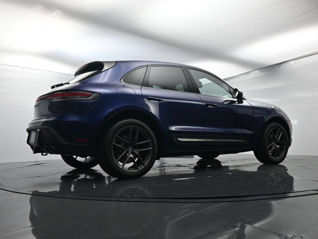 Certified 2025 Porsche Macan AWD/4WD image 51