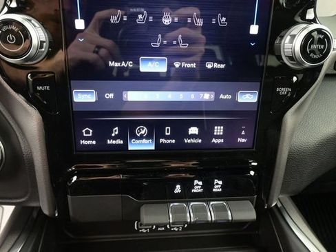 New 2026 RAM 1500 Laramie AWD/4WD image 29
