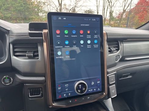 Used 2022 Ford F150 Lightning Lariat image 21