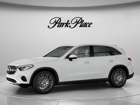 Certified 2026 Mercedes-Benz GLC 300 image 3
