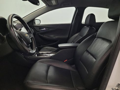 Used 2018 Chevrolet Malibu Premier FWD image 17