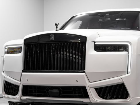 Used 2021 Rolls-Royce Cullinan Black Badge image 87