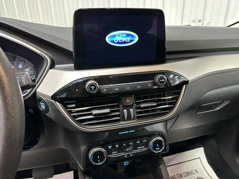 Used 2022 Ford Escape SE image 13