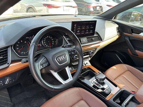 Used 2021 Audi Q5 2.0T Premium w/ Convenience Package AWD/4WD image 4