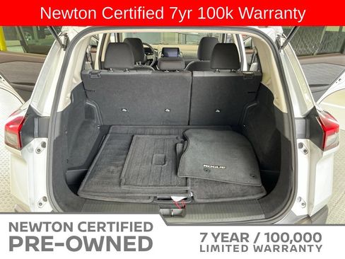 Used 2023 Nissan Rogue SV FWD image 16