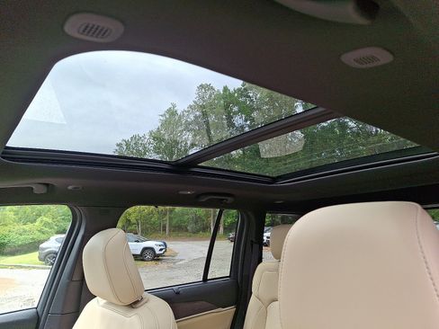 New 2025 Jeep Grand Cherokee Limited w/ Luxury Tech Group II image 11