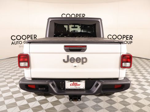 Used 2022 Jeep Gladiator Overland w/ Popular Equipment Package AWD/4WD image 21